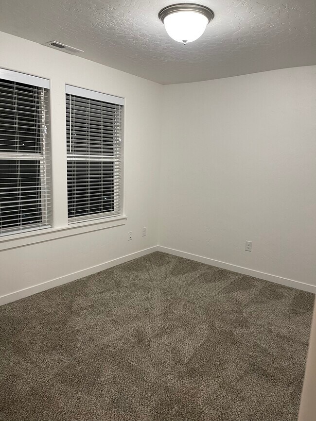 2nd bedroom - 5757 E Bollo St