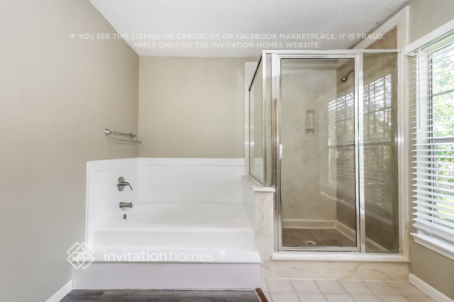Building Photo - 16011 Sweetwater Creek Dr