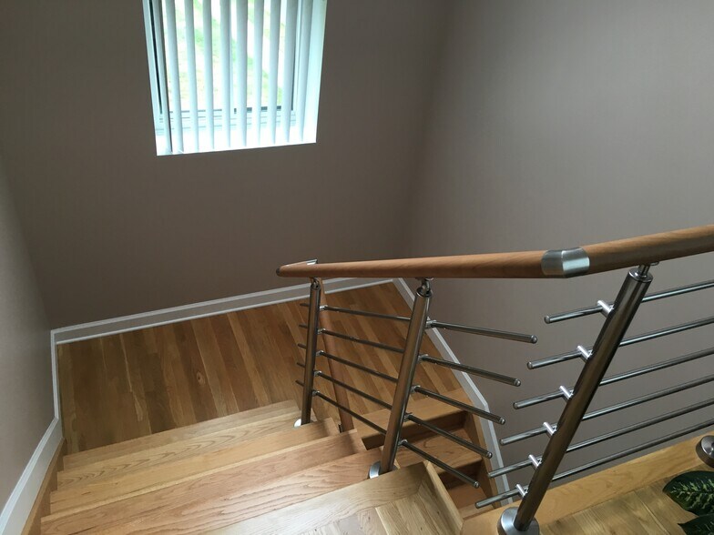 Stairs - 130 Diamond Ln