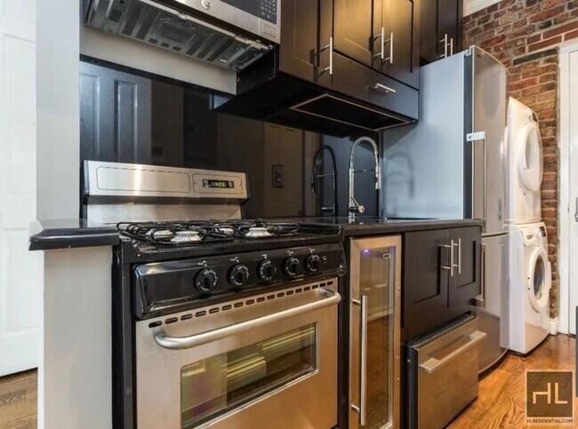 Building Photo - East 3rd Street