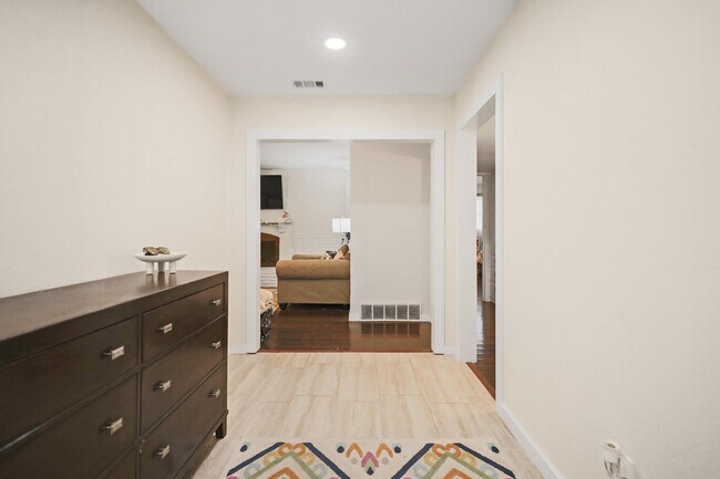 Building Photo - 4302 42nd St