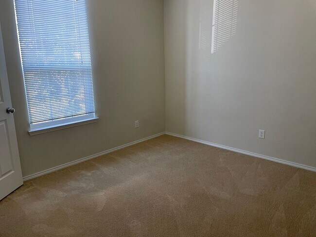 Building Photo - House for Lease in Fort Worth
