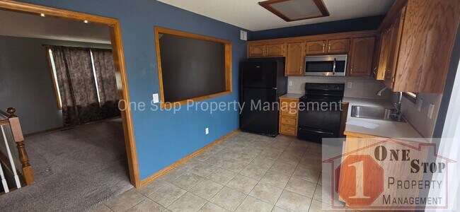 Building Photo - Beautiful 3 Bedroom & 2 Bathroom Home!
