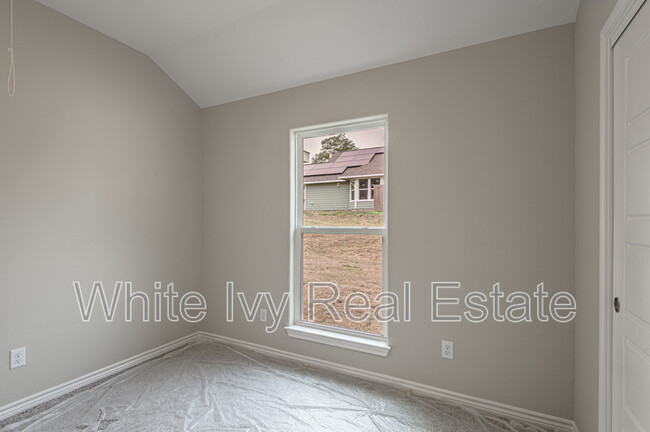 Building Photo - 49 Hickory Bend