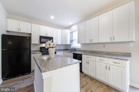 Building Photo - 43176 Lawnsberry Square