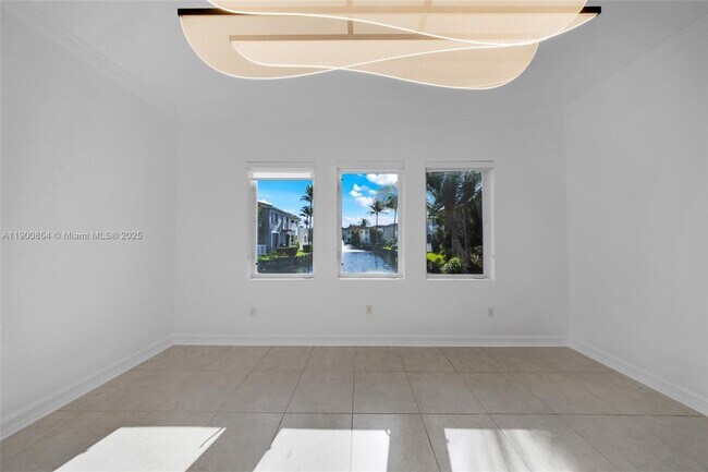 Building Photo - 21025 NE 31st Ave