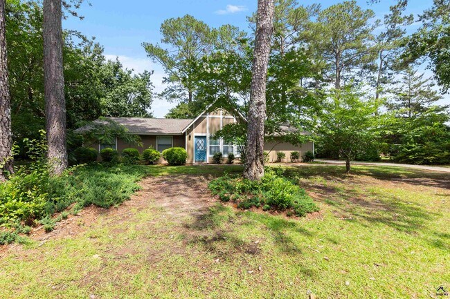 Building Photo - 1100 Kenwood Dr