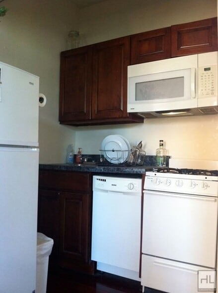 Building Photo - GREENE AVENUE / Bed-Stuy Studio