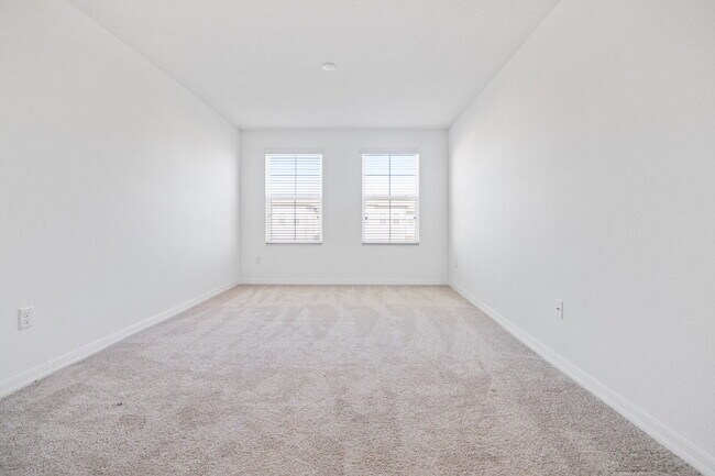 Building Photo - 29912 Southwell Ln
