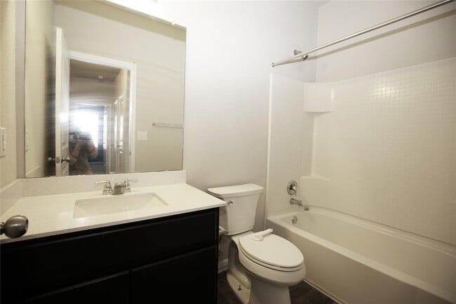 Building Photo - 325 Old Glory Trail