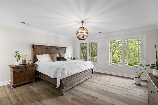 Building Photo - Your New Home Awaits
