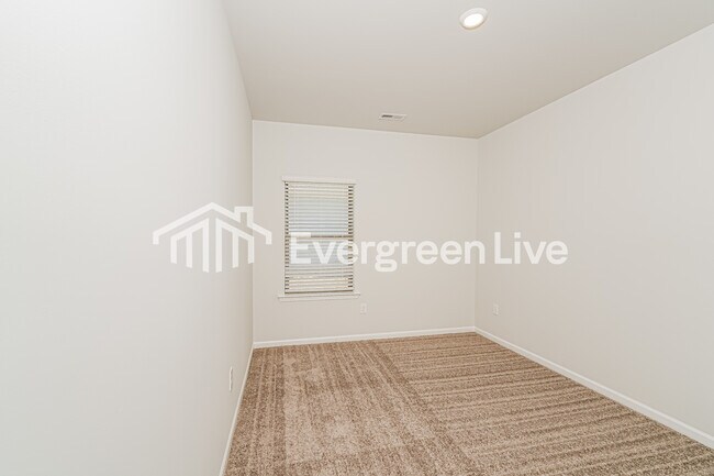 Building Photo - 202 Paca Ln