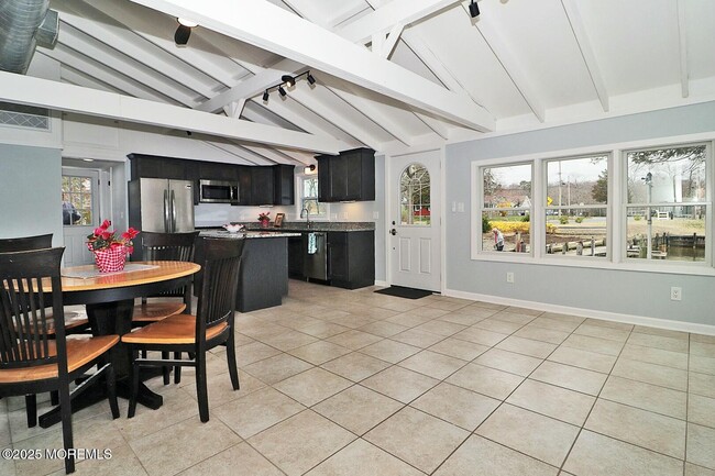 Building Photo - 701 Chesapeake Dr