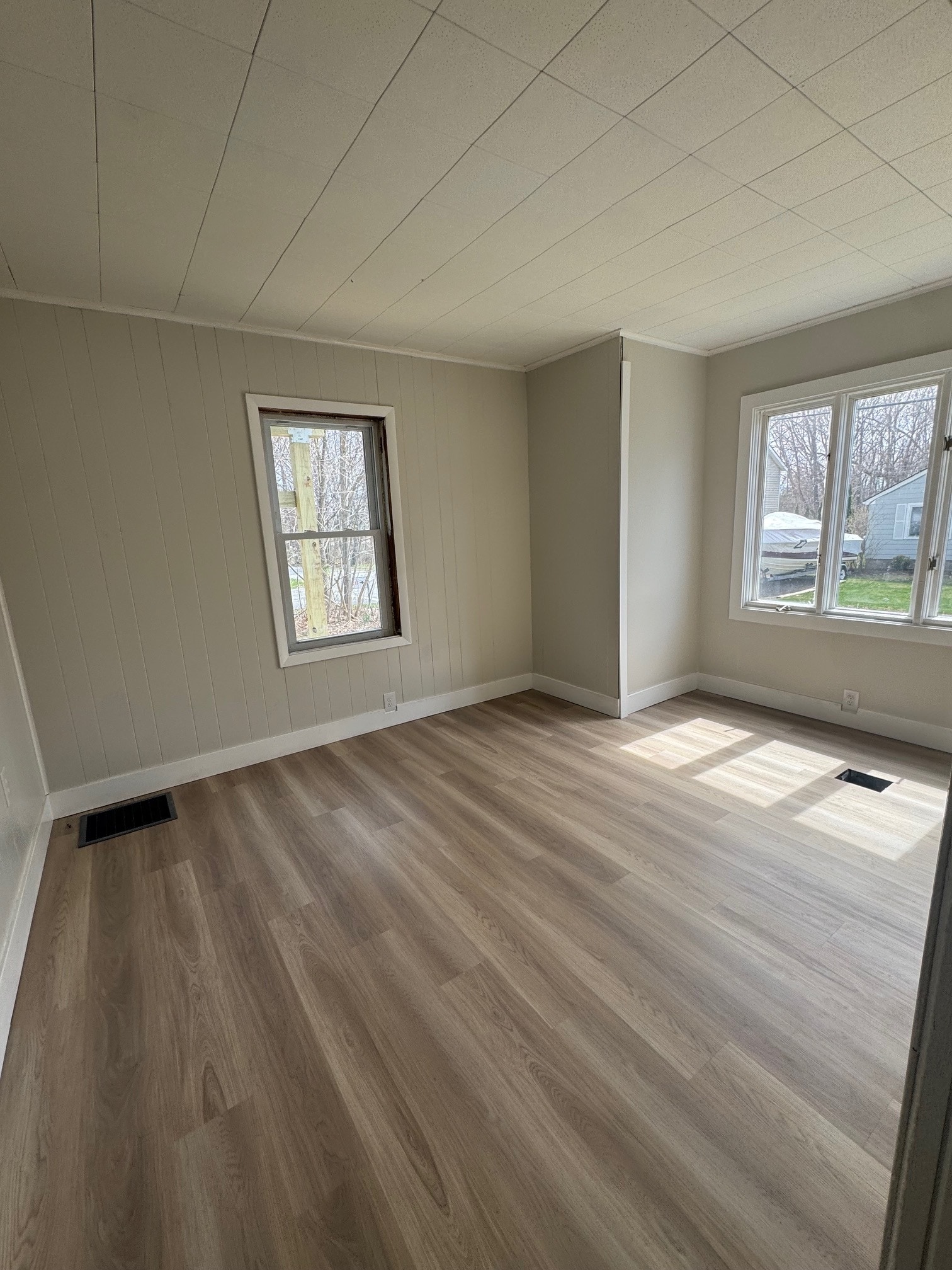 Building Photo - 15 Moody St