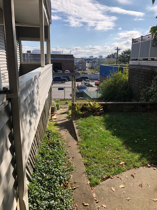 Building Photo - 14 Washington Ter