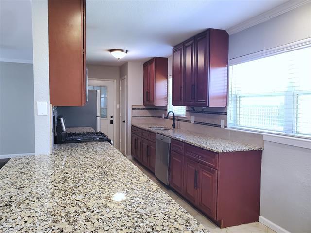 Building Photo - 806 Greenhaven Dr
