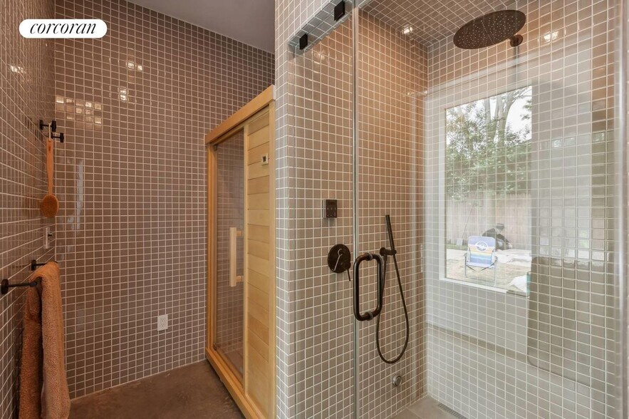 Building Photo - 47 Accabonac Rd