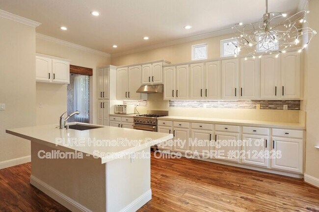 Building Photo - 12020 Gold Pointe Ln