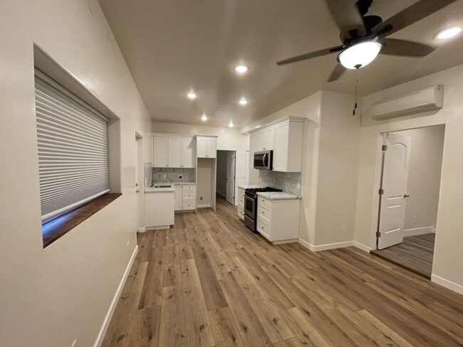 Building Photo - Luxury 2 Bed / 2 Bath in Winters! 1.1 Mile...