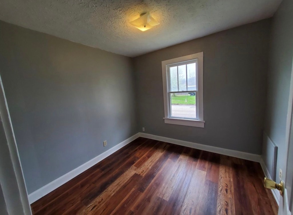 Building Photo - 2501 English Ave