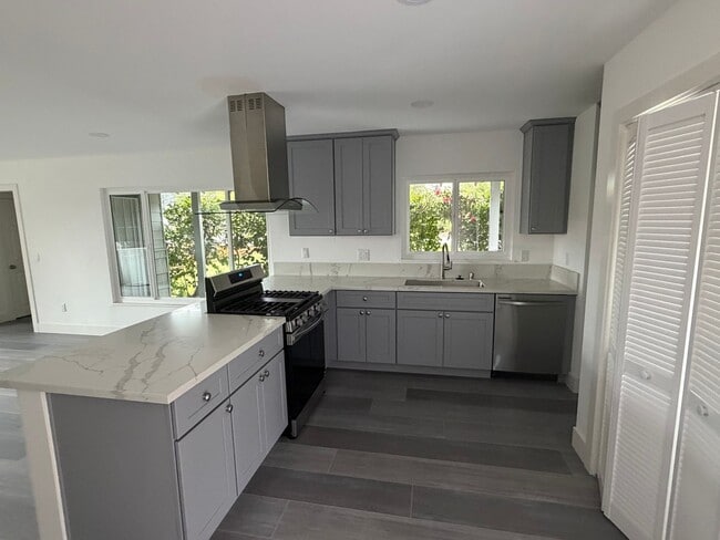 Building Photo - 8632-8636 Sunset Avenue