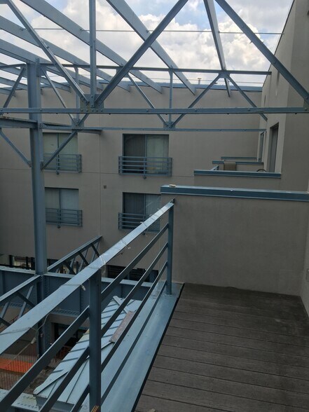 Building Photo - 3 N Christopher Columbus Blvd