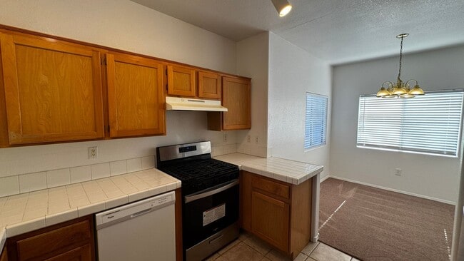 Building Photo - Welcome Home 3 bedroom condo