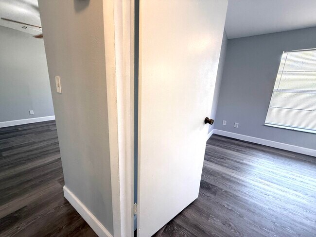 Building Photo - 16394 Pimlico Dr E