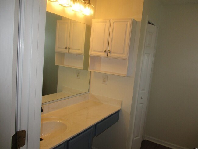 Building Photo - 112 Centennial Cir