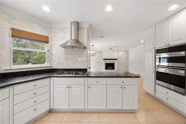 Building Photo - 128 Osner Dr NE