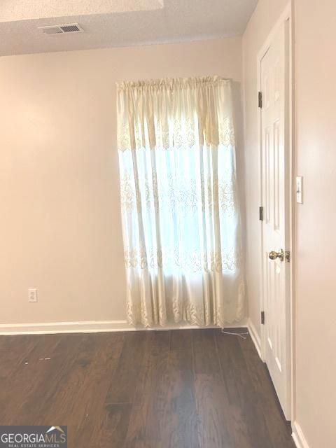 Building Photo - 305 Carriage Chase