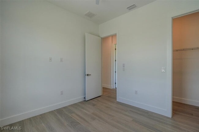 Building Photo - 1227 NW 40th Pl