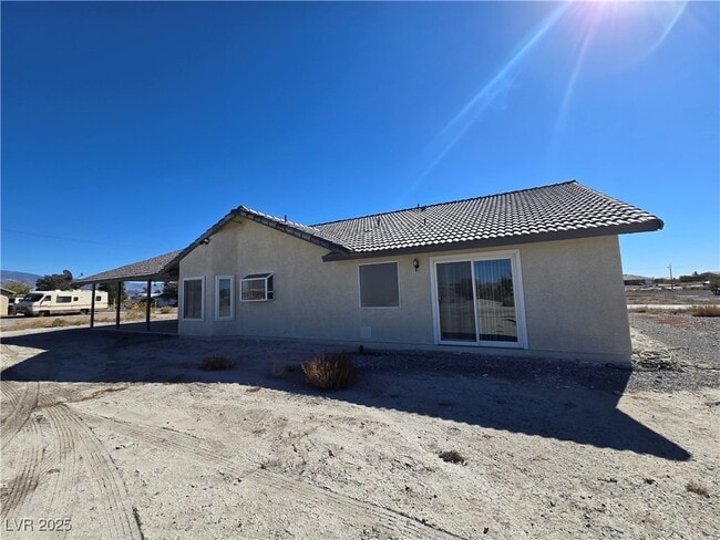 Building Photo - 250 S E Comstock Cir