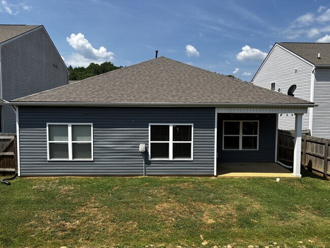 Building Photo - 2732 Minuteman Ln
