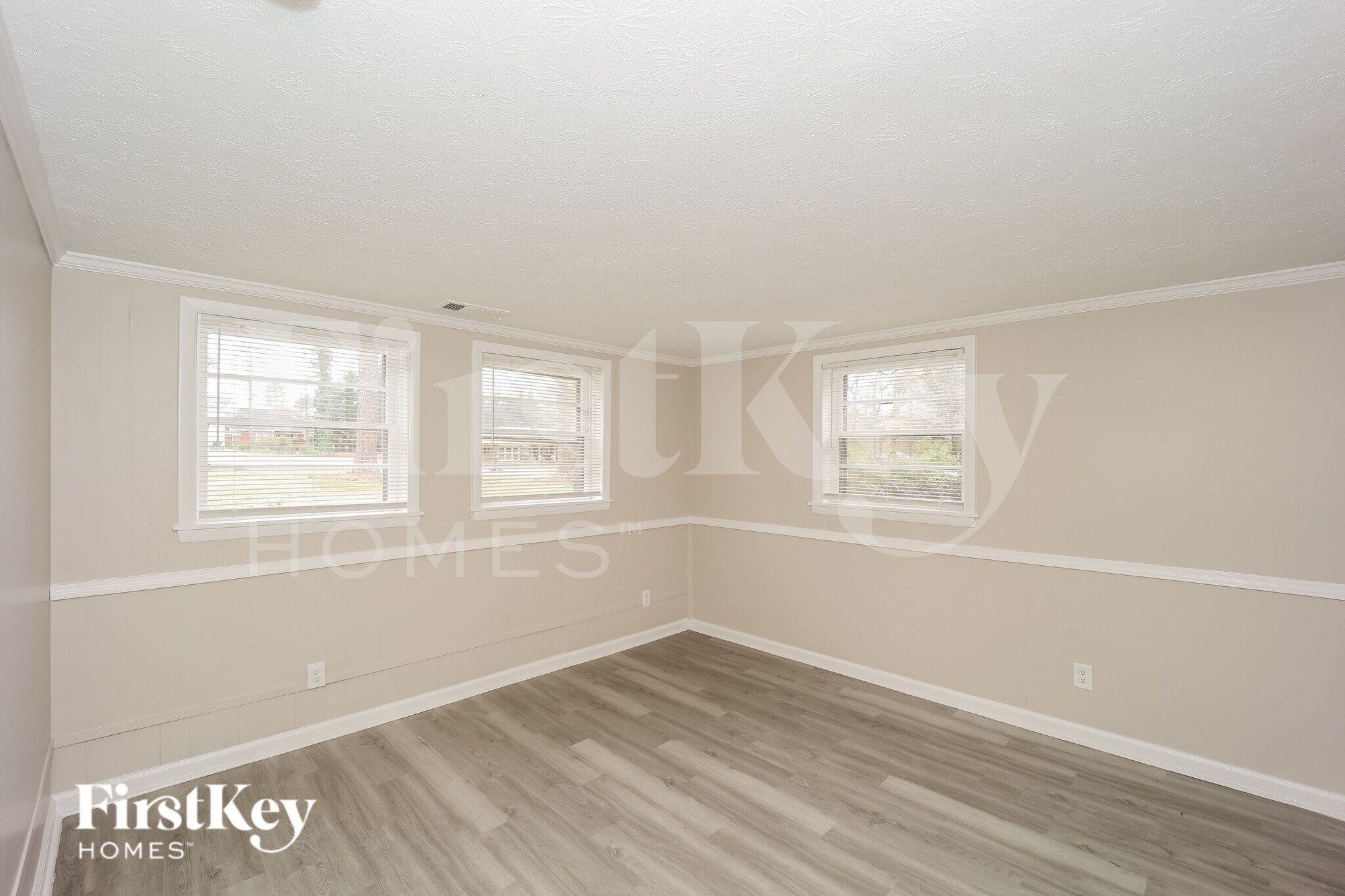 Building Photo - 347 Judy Dr