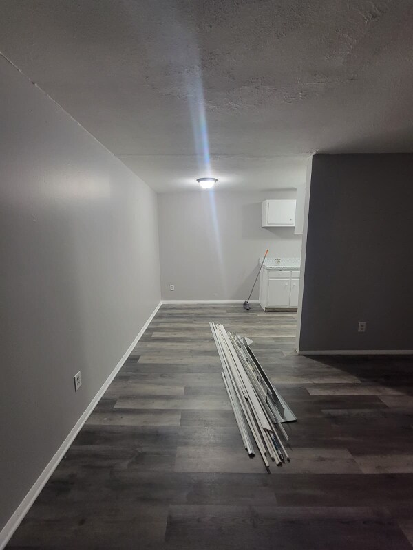 Building Photo - 14835 Euclid Ave