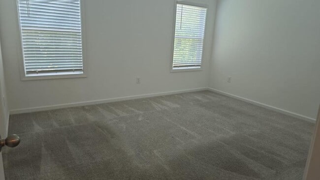Building Photo - 3315 Oak Pass Dr