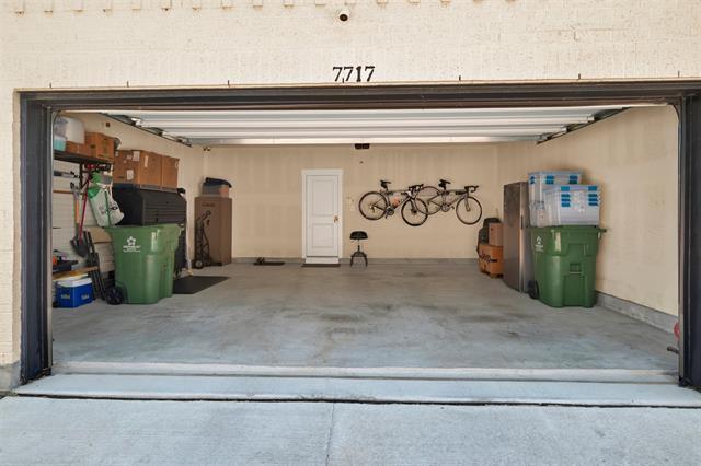 Building Photo - 7717 Reis Ln