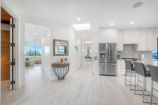 Building Photo - Live in the heart of Del Mar- where every ...