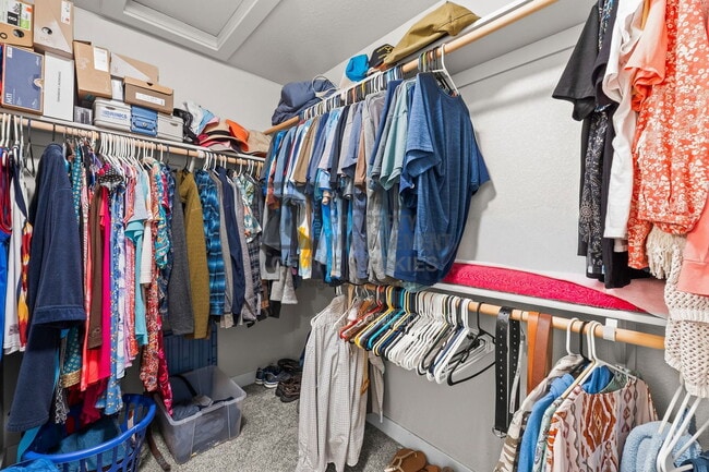 Building Photo - 218 E Chestnut St