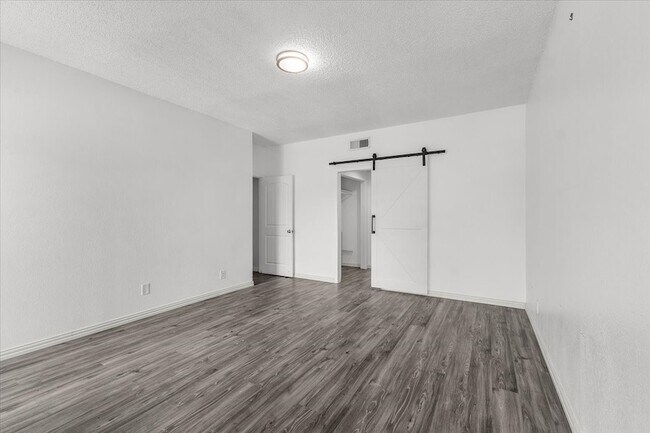 Building Photo - 5315 Colony Hill Rd