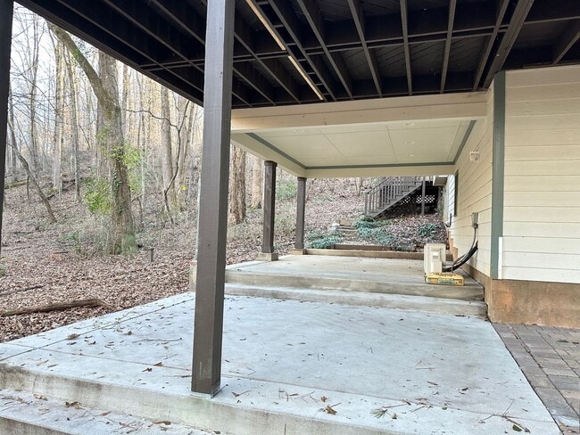 Building Photo - Beautiful Home off Timothy Available