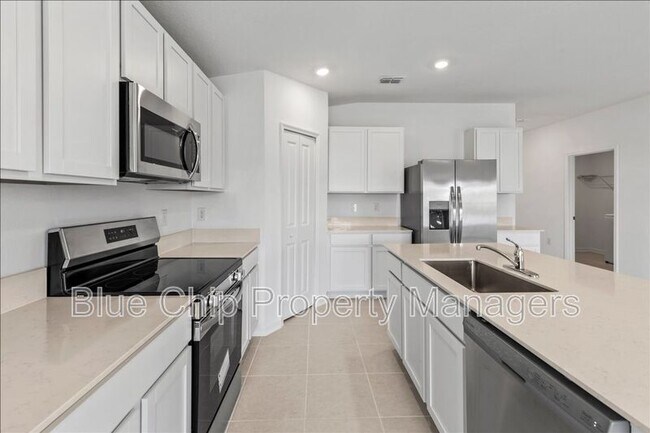 Building Photo - 2295 Green Valley St