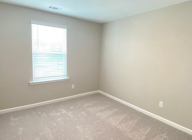 Building Photo - 4627 Waxwing St