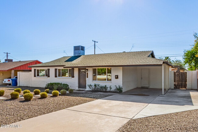 Building Photo - 331 E Continental Dr