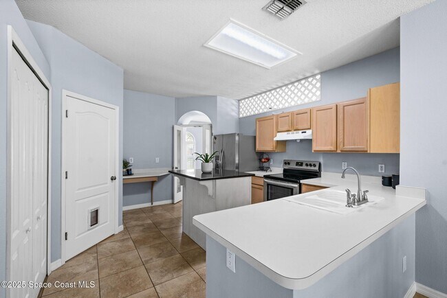 Building Photo - 1850 Emerald Green Cir