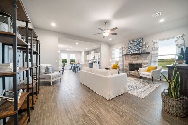 Building Photo - Stunning 3BR + Study in Prime Owasso/Colli...