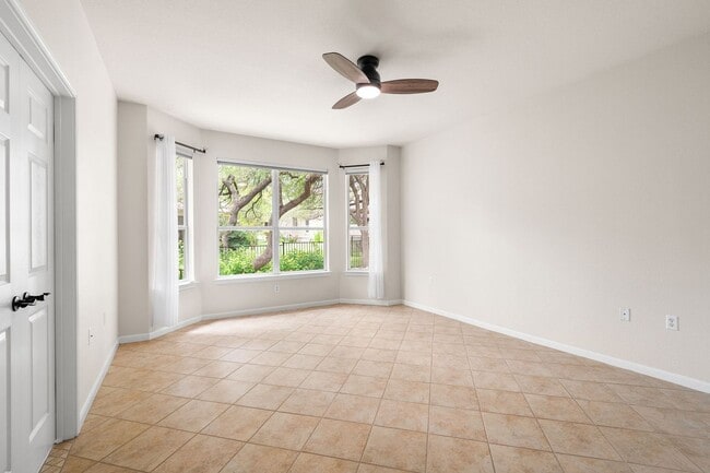 Building Photo - 104 Bronco Cir