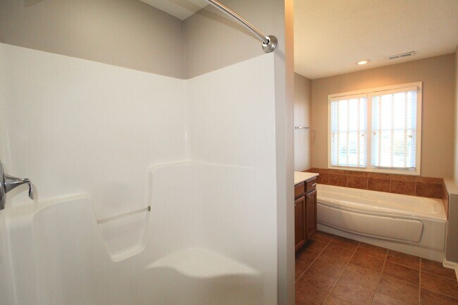 Building Photo - Upscale townhome  with attached garage for rent in the Townes at Bluestone!