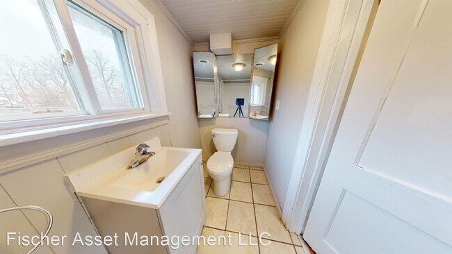 Building Photo - 2 br, 1 bath Apartment - 3224 West 32nd St...